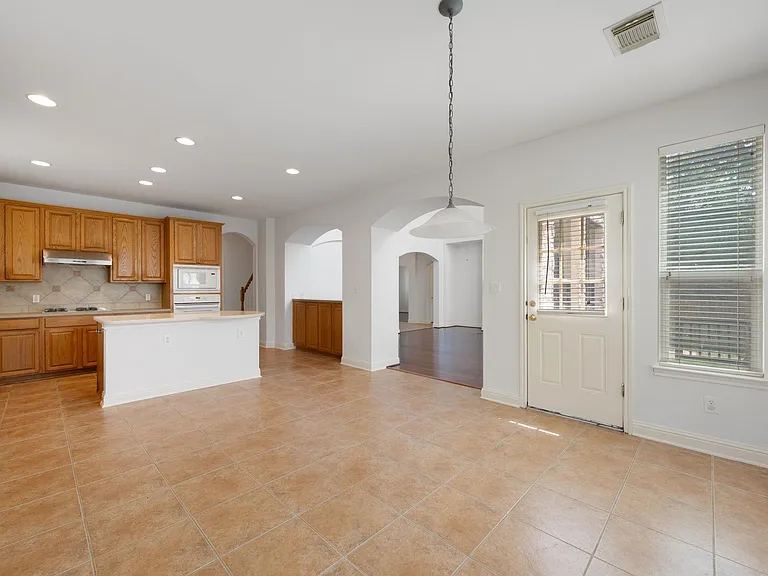 6920 Larue Belle Cv — Photo 15