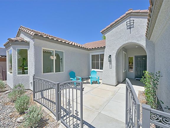 4th image of 2848 Meadow Park Ave
