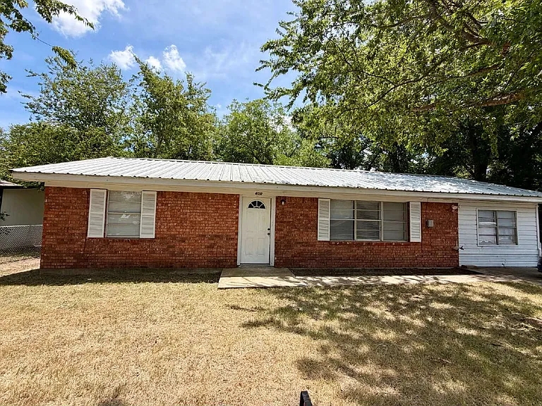 600 W Minnie St — Photo 2