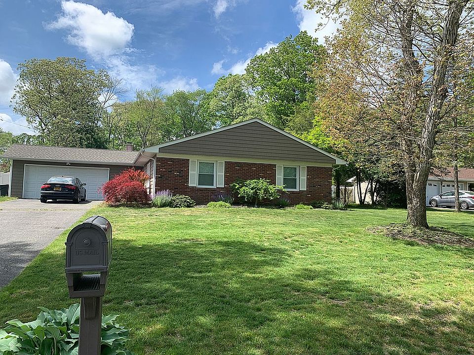 1st image of 3 Whitfield Ln