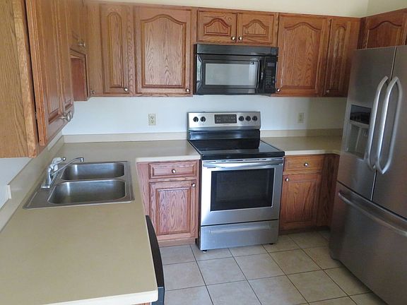 2nd image of 1030 Gage Dr