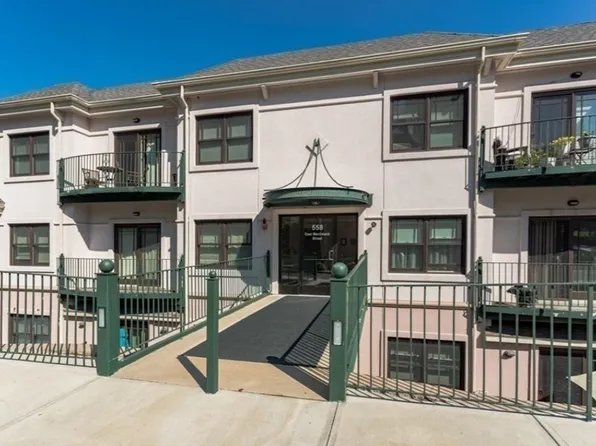 558 E Merrimack St Unit 50, Lowell, MA 01852