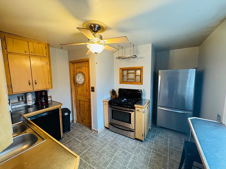 2428 Canyon Lake Dr — Photo 5