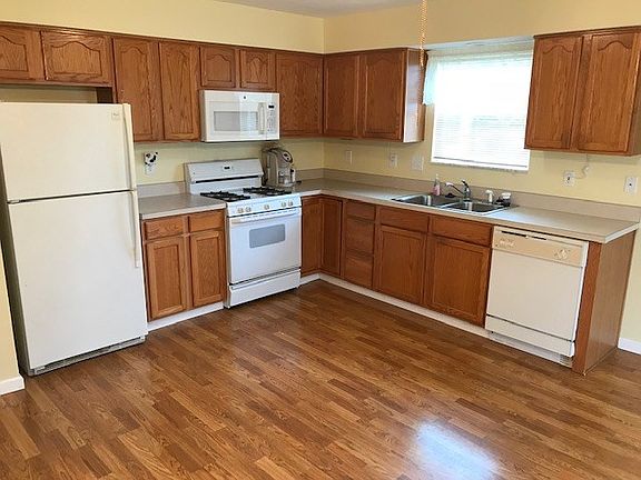 4th image of 517 Straiton Sq