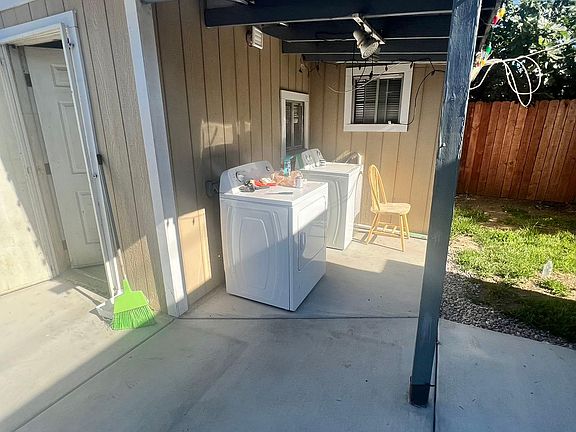 4th image of 1327 S Record Ave
