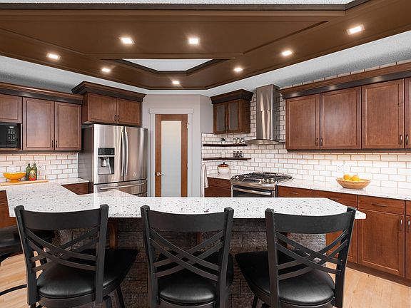 2nd image of 633 Foxtail Ln