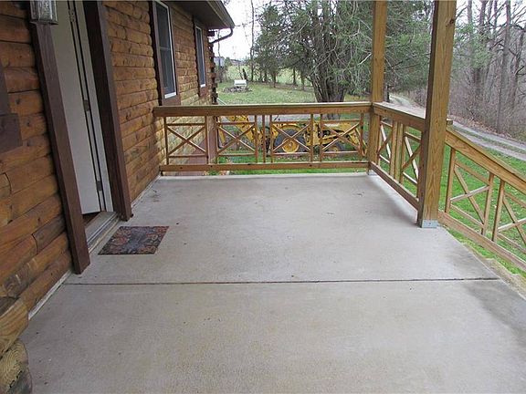 3rd image of 146 Kirby Ln