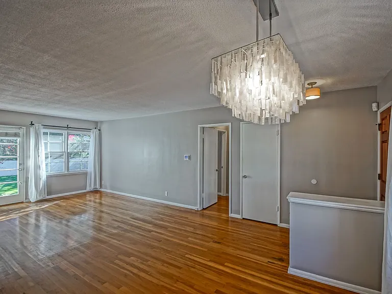 14226 Isis Ave — Photo 10