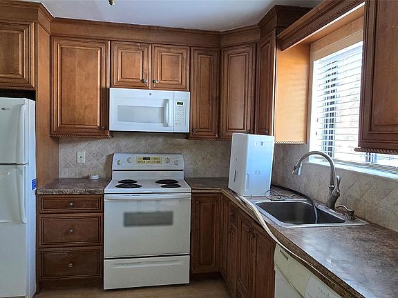 2nd image of 503 Mountain Laurel Drive