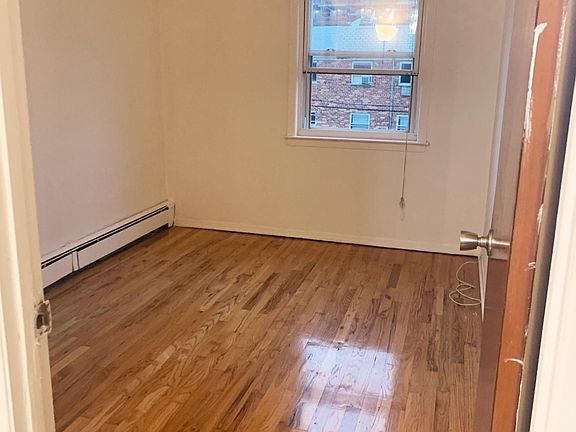5th image of 14474 37th Ave #3