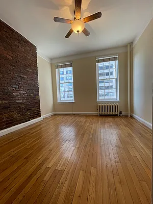 Rented by Compass | media 9