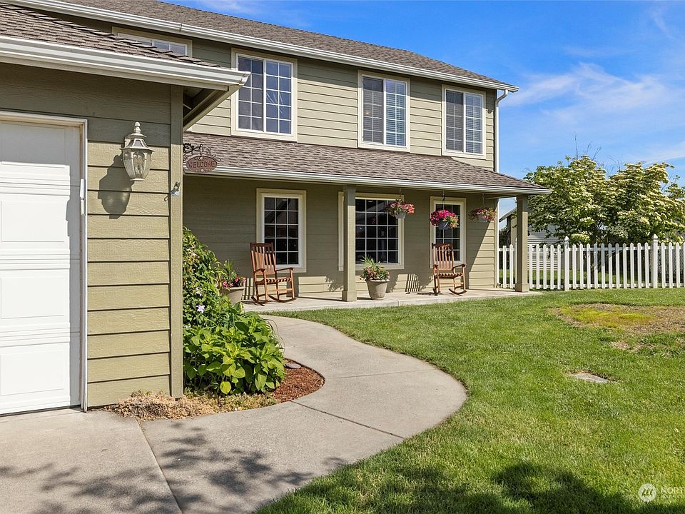 1st image of 367 NE Kingwood Place