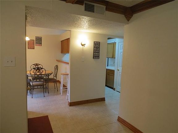 5th image of 1405 Colonnade Dr