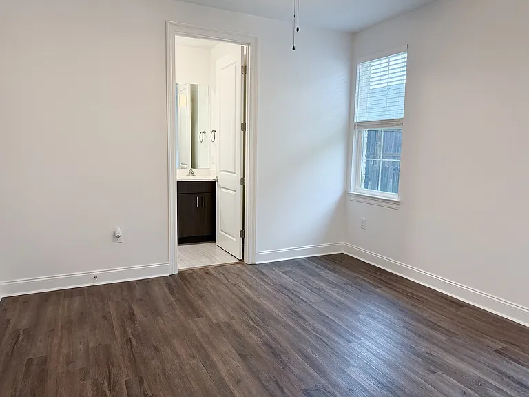 112 Alley Ln — Photo 8