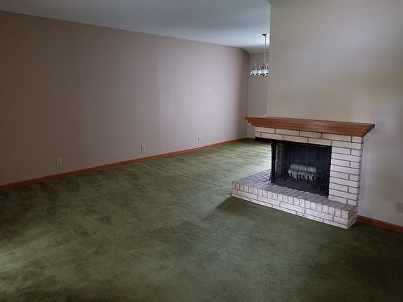 Living/dining room