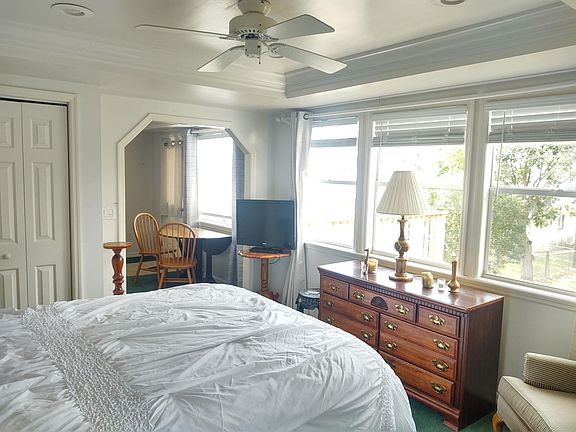 3rd image of 2321 Lakeview Dr #202