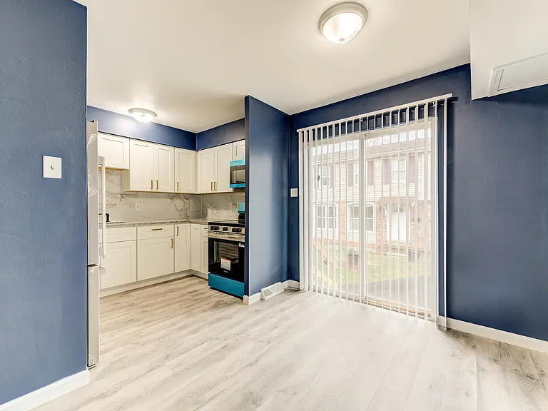 1016 Parkcrest Dr — Photo 10