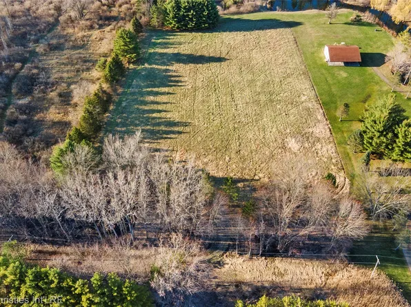 Hunters Creek Rd, Metamora, MI 48455