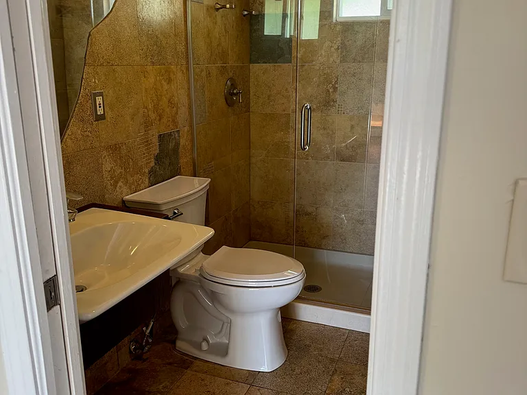 951 Crockett Ave — Photo 14