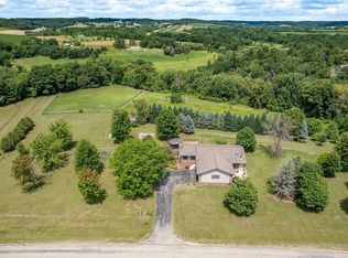 E5782 Old Town Hall Rd, Reedsburg, WI 53959