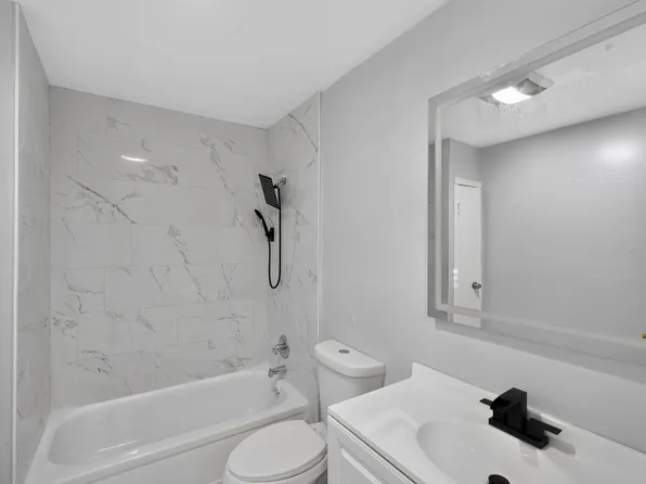 (undisclosed Address), Bay Shore, NY 11706