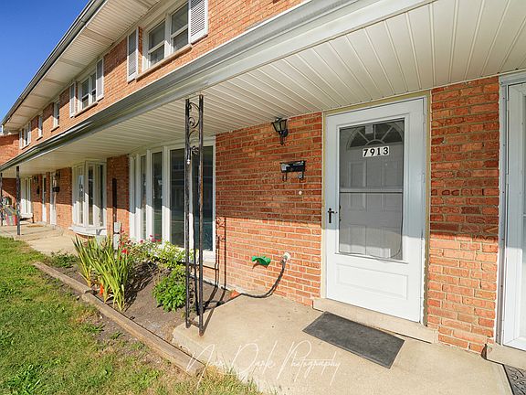 3rd image of 7913 Nordica Ave