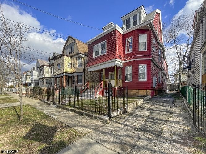 1st image of 44-46 Baldwin Ave #2
