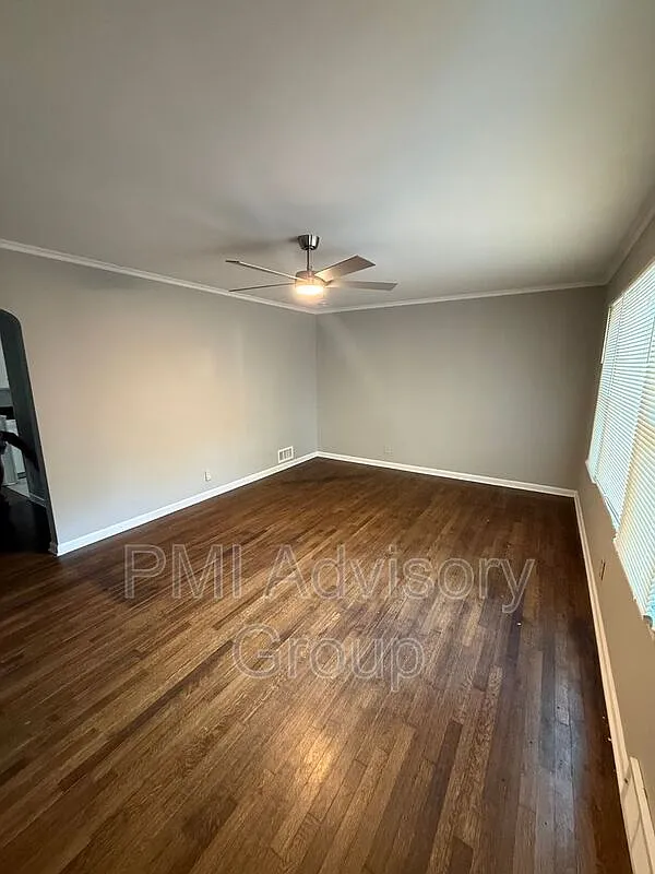 2 bed, 1.0 bath, 885 sqft, $1,250 — Photo 3