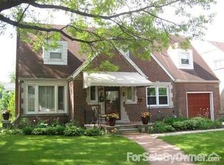 21 Millington Rd, Pleasant Ridge, MI 48069