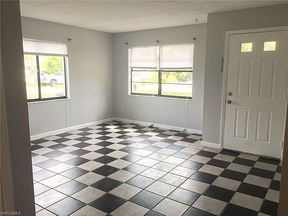 3rd image of 1502 SE 1st Pl