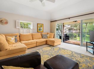 101 W Park Shores Cir #2, Vero Beach, FL 32963