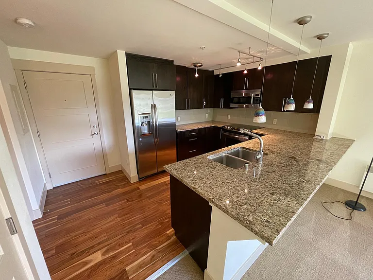 511 100th Ave NE #203 — Photo 4
