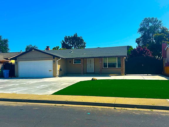 2nd image of 33779 Dalton Ct