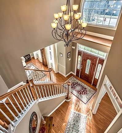 2nd image of 105 Southridge Dr