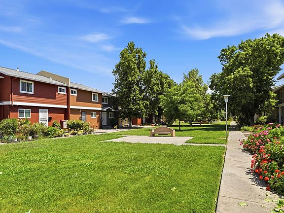 3rd image of 5943 Mack Rd