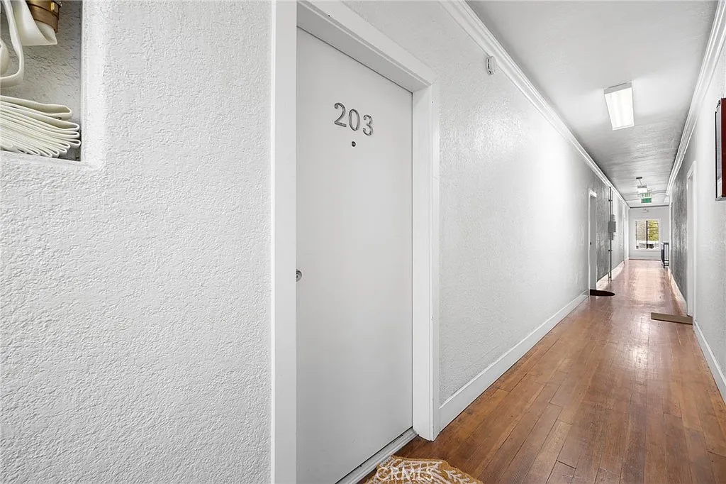 Studio, 500 sqft, $1,525 — Photo 3