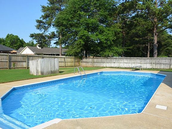 2nd image of 501 Candlewood Dr