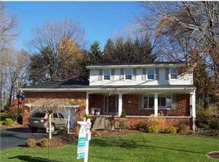 1402 Clearview Dr, Greensburg, PA 15601