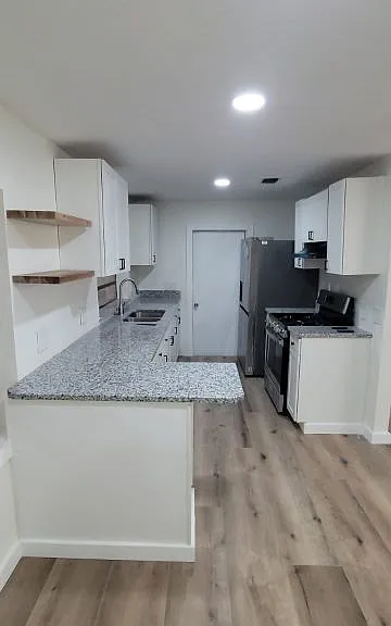 329 W Arlington St — Photo 32