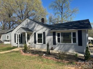 729 Park Dr, Statesville, NC 28677