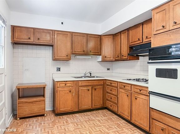5th image of 1749 W Leland Ave #H