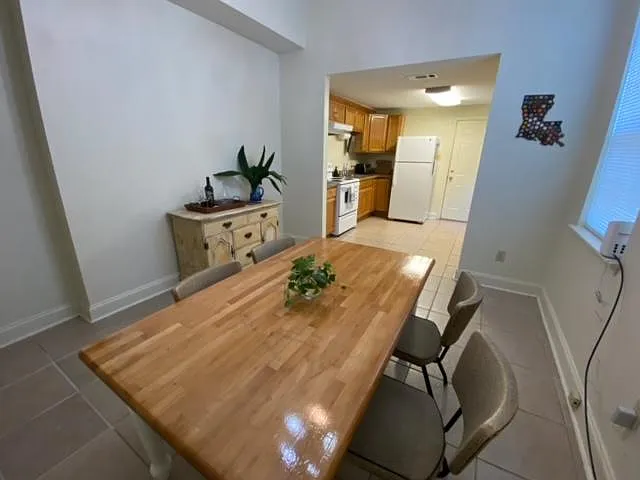 Dining room or breakfast room attached to kitchen.