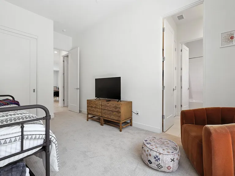 3345 Ambassador Dr — Photo 21