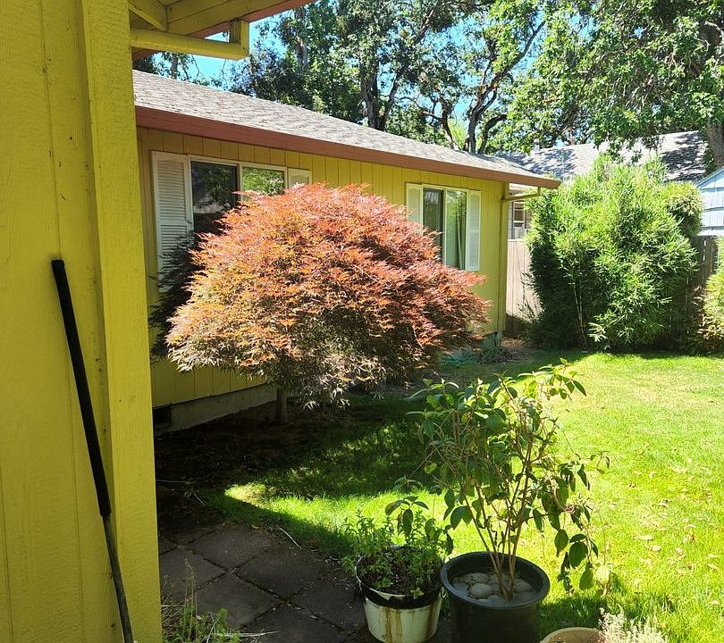 2nd image of 217 Lincoln St