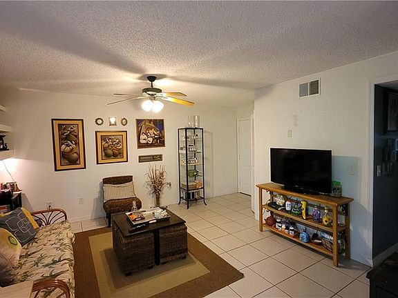 4th image of 4671 Pembrook Pl #101