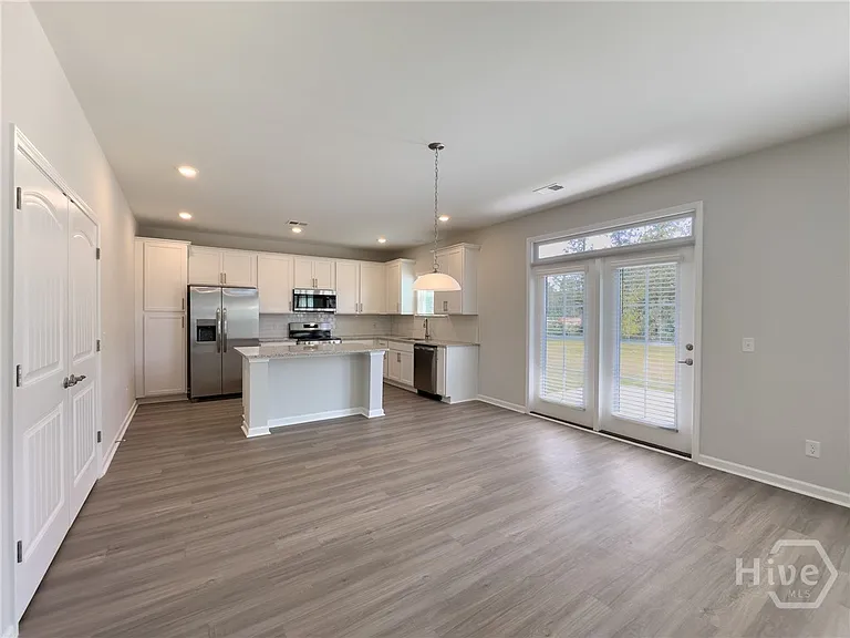 115 Melody Dr — Photo 4
