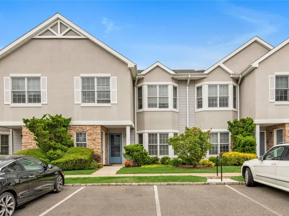 53 Miro Place #53, Port Washington, NY 11050