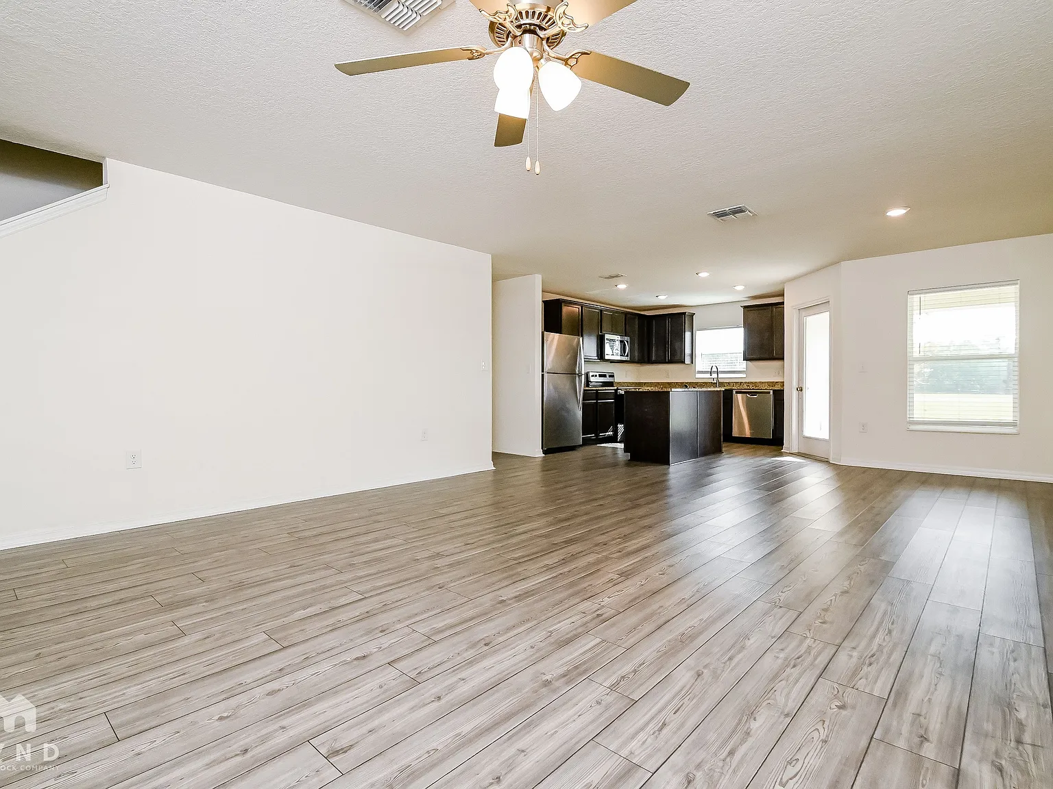 3 bed, 2.5 bath, 1731 sqft, $2,164 — Photo 4