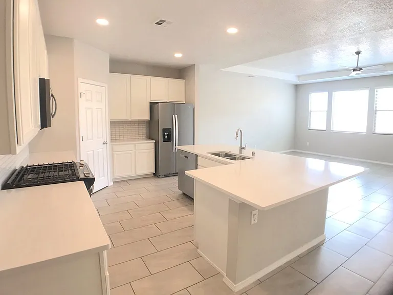 1701 Camino Rustica SW — Photo 28
