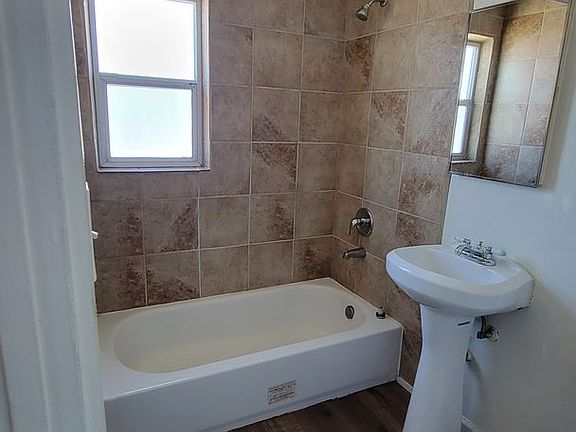2nd image of 6565 Balboa Ave APT C
